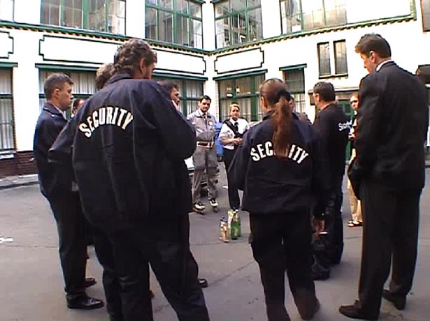 ANGEWANDTE (UN)SICHERHEIT